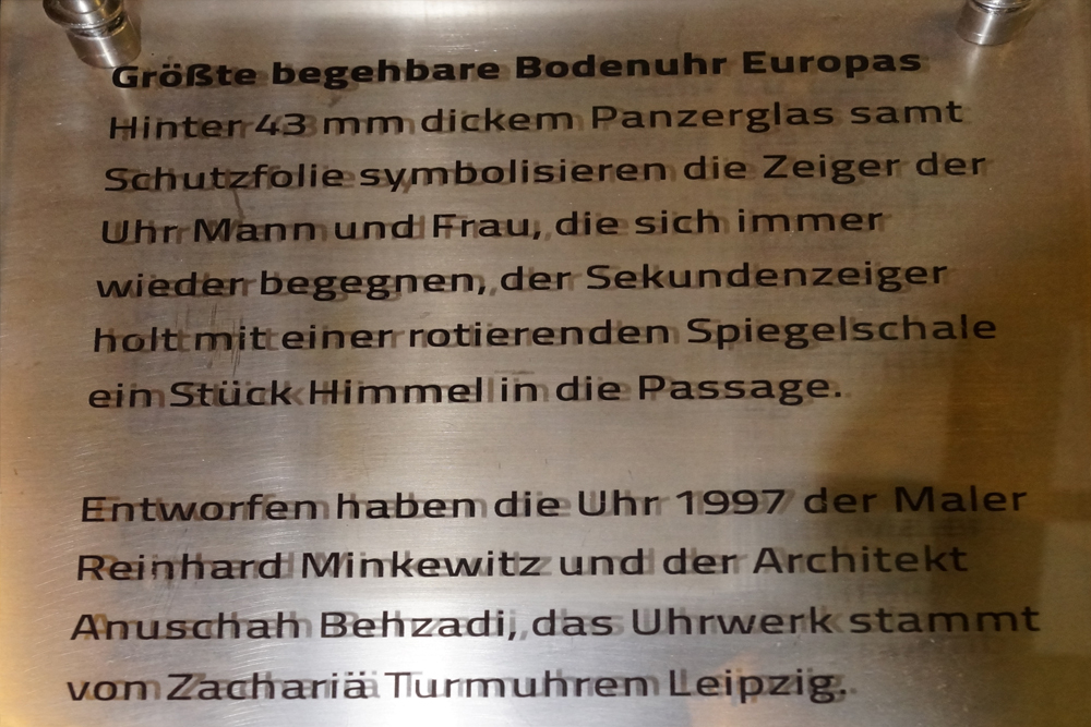 Bodenuhr im Strohsack