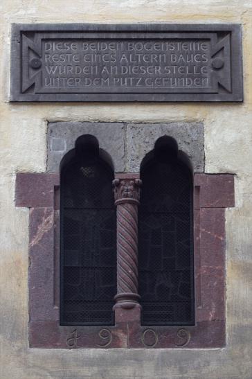 Bogenfenster am Alten Rathaus