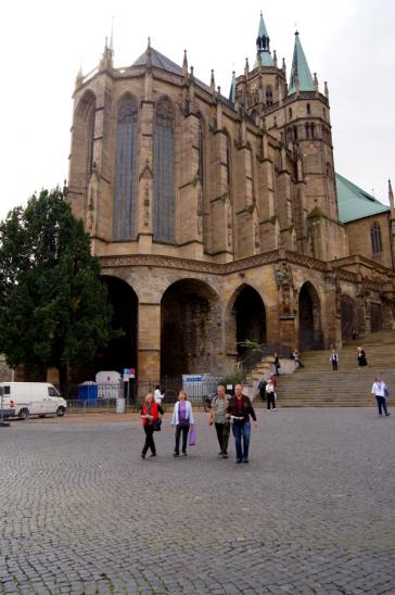 Dom mit Treppe