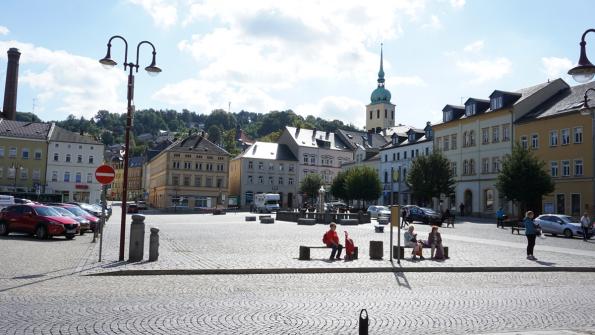 Markt mit Brunnen in Sebnitz