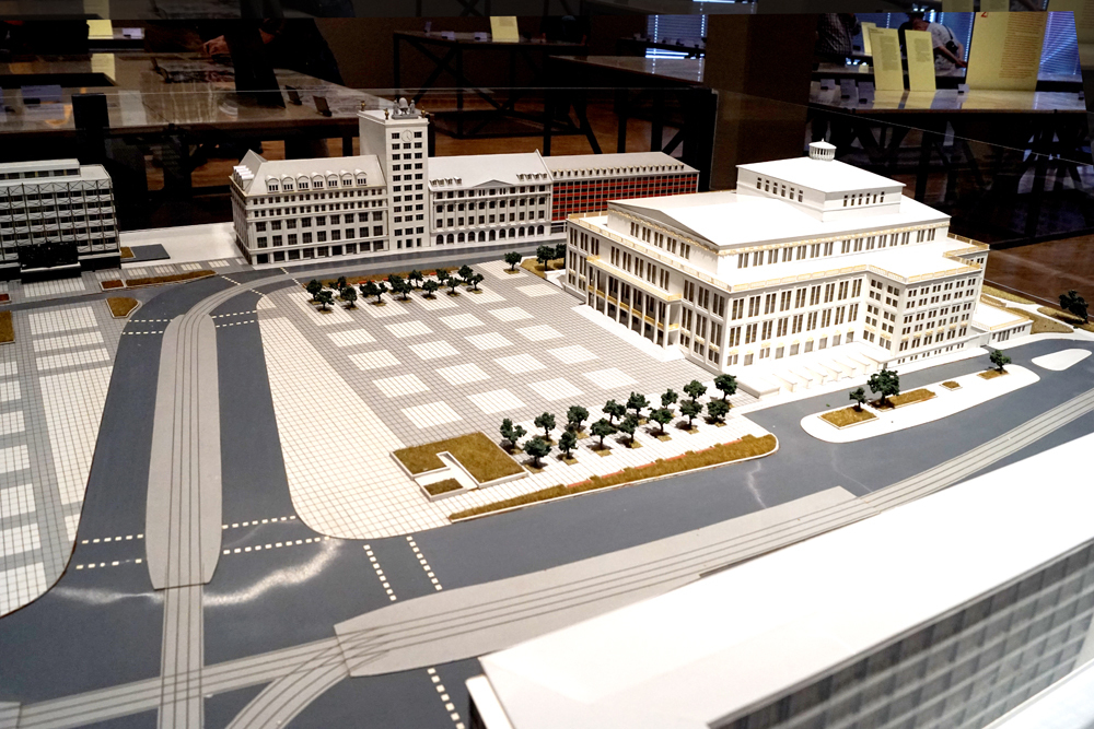 Modell im Stadtgeschichtlichen Museum vom Krochhochaus und der Leipziger Oper am Augustusplatz