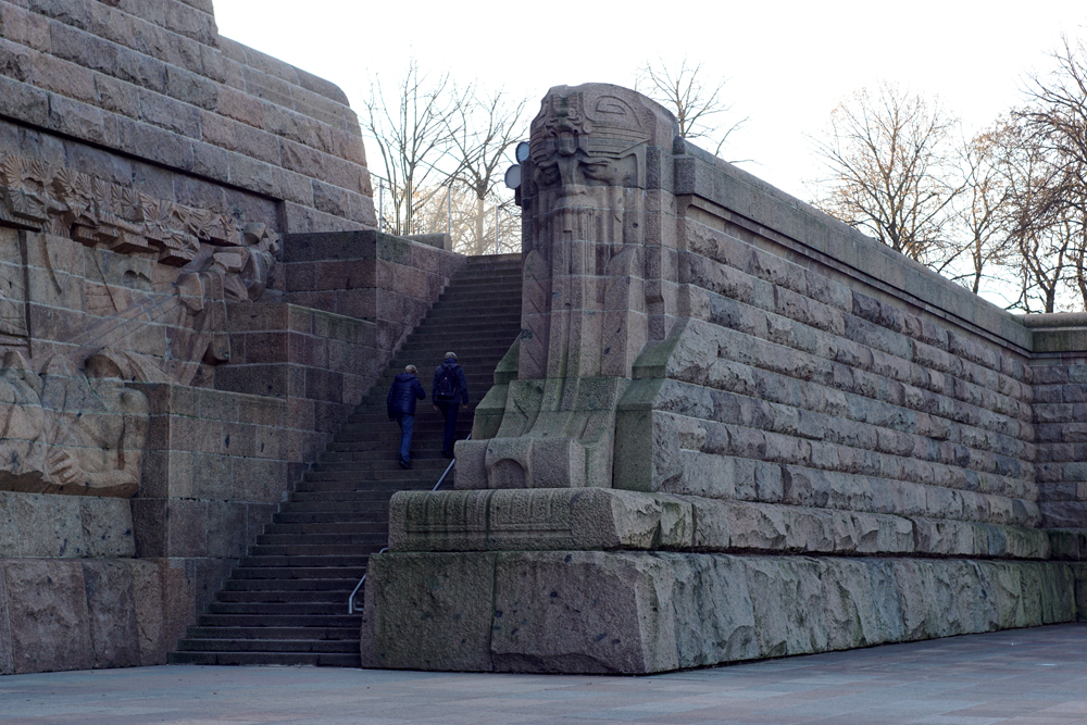 Rechte Treppe mit Wächter